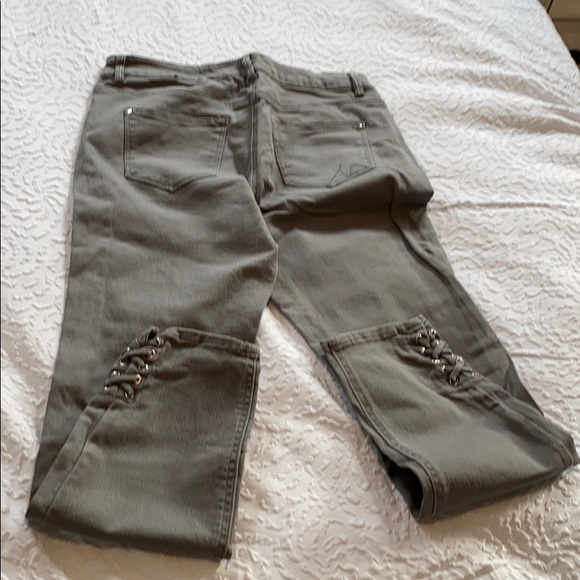 Grey Jeans - Picture 3 of 3